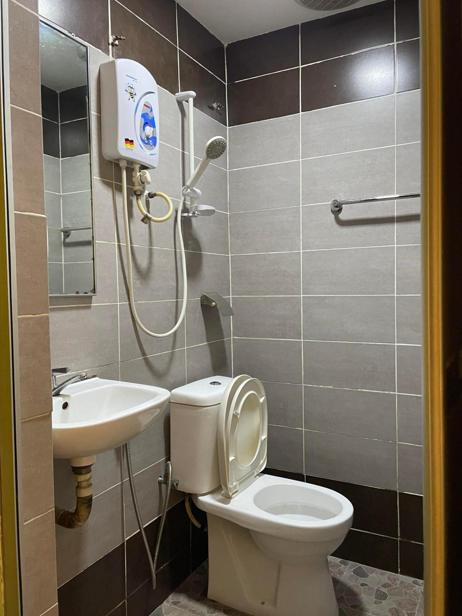 Hotel Rim Global Subang Субанг Джая Екстериор снимка